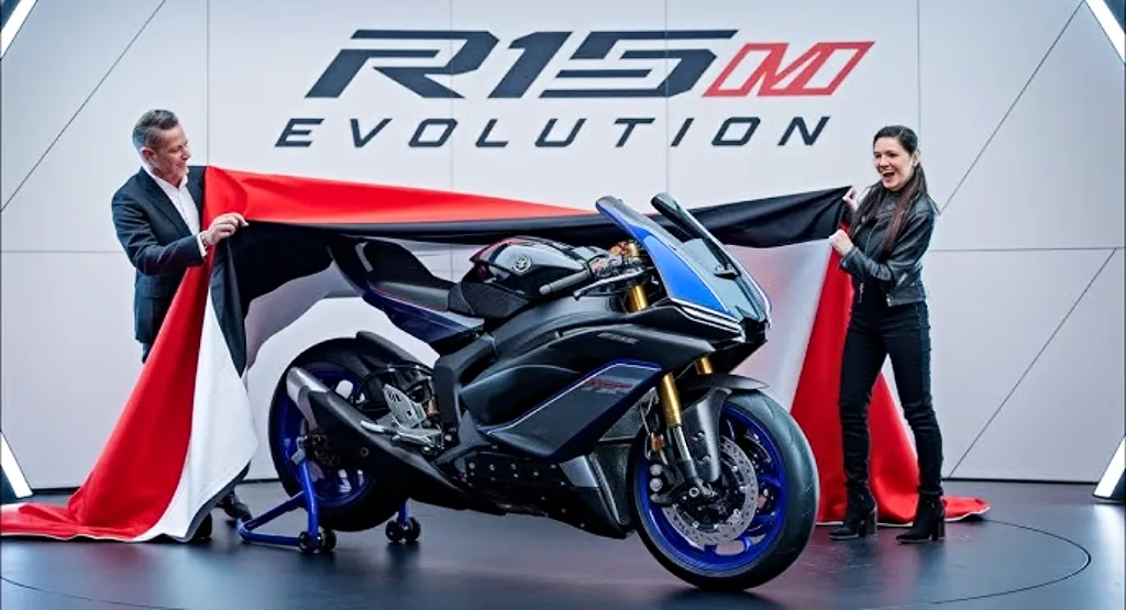 Yamaha R15M